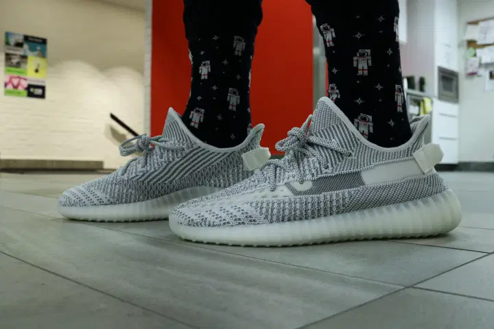 Yeezys 350 V2